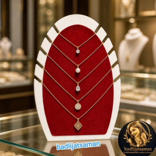 استند گردنبند رنگ زرشکی