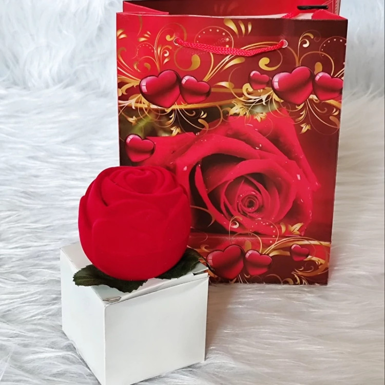 جا انگشتری طرح گل شاخه رز