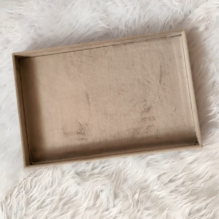 سینی ساده بدلیجات مخمل طوسی روشن
