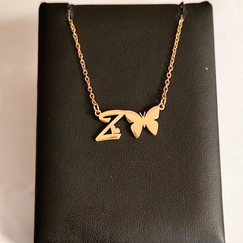 گردنبند حرف z طرح پروانه