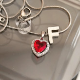 گردنبند حرف f قرمز