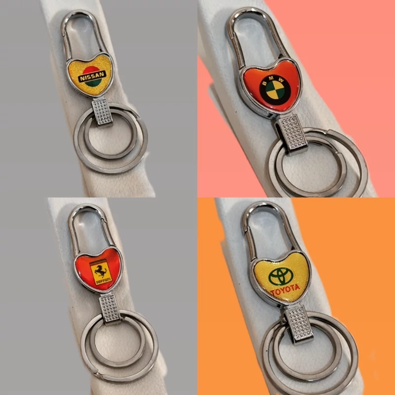 جاسوئیچی و دست کلید برند
