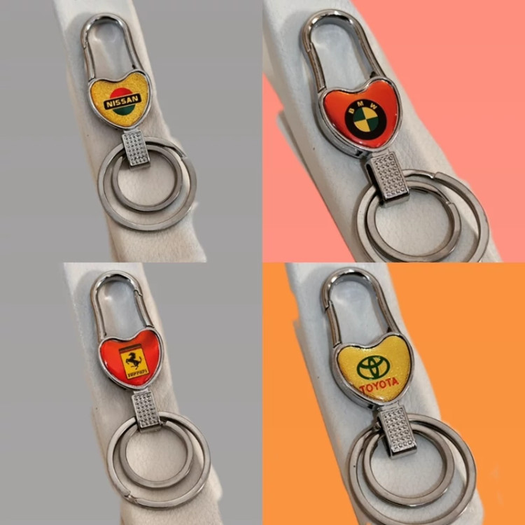 جاسوئیچی و دست کلید برند