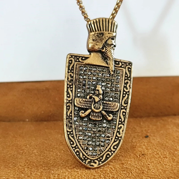گردنبند کوروش کبیر