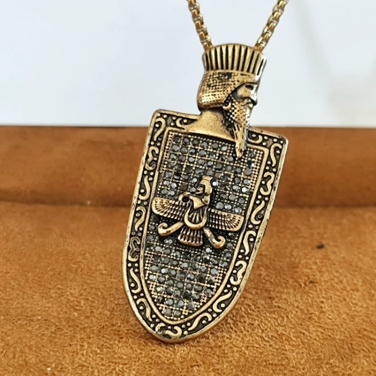 گردنبند کوروش کبیر