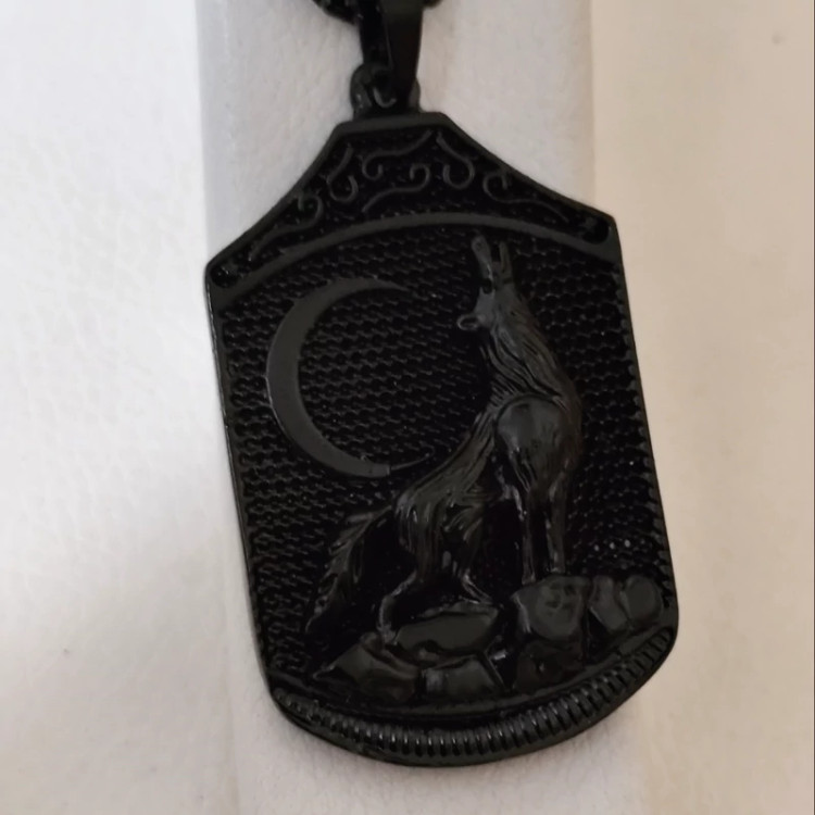 گردنبند گرگ مشکی