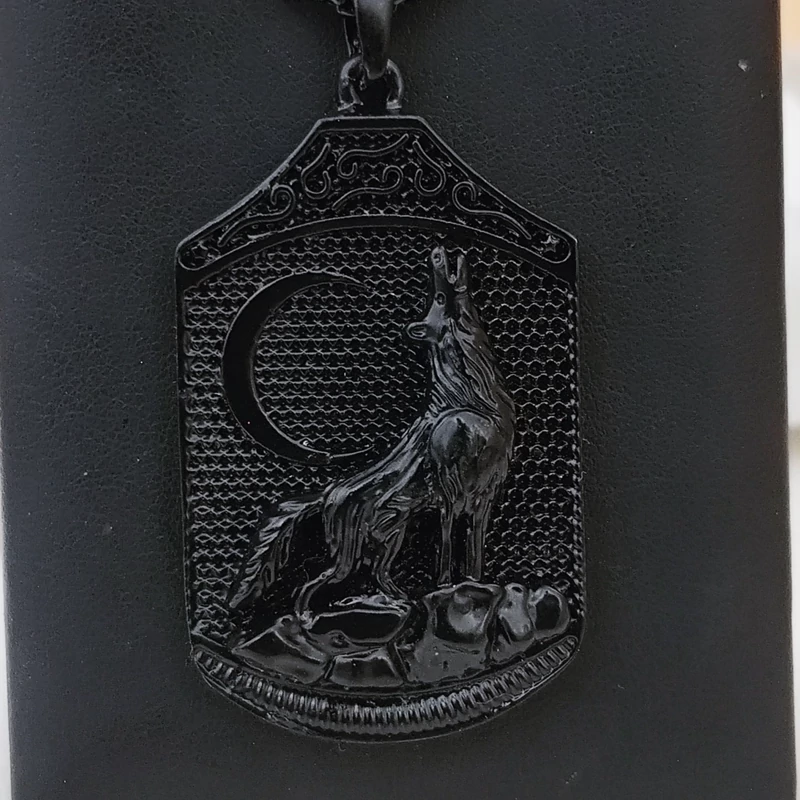 گردنبند گرگ مشکی