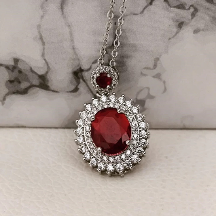 گردنبند نگین زرشکی