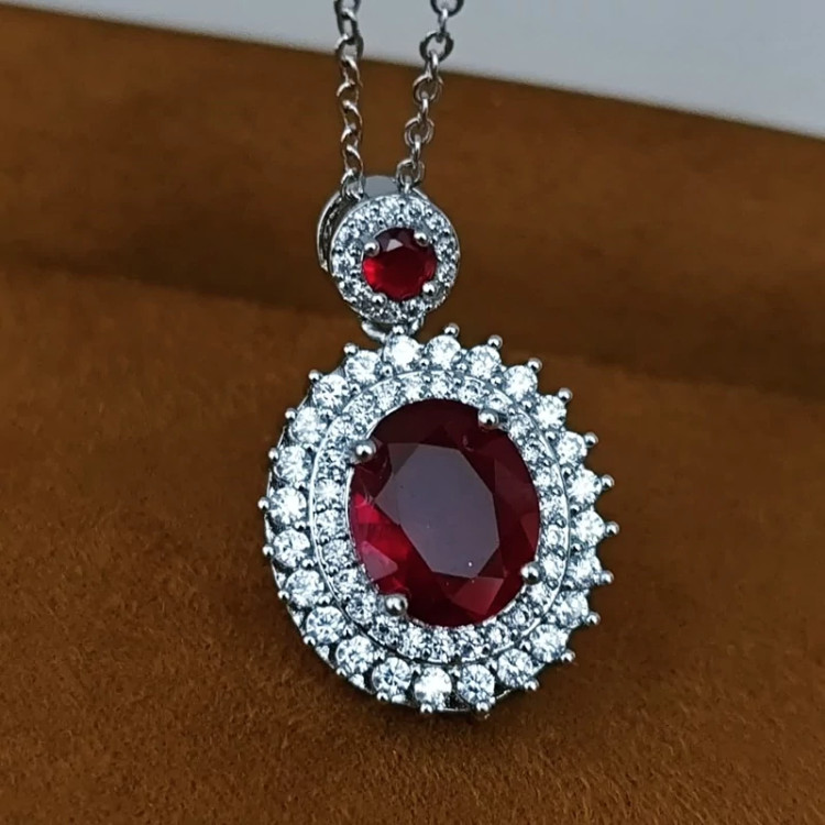گردنبند نگین زرشکی