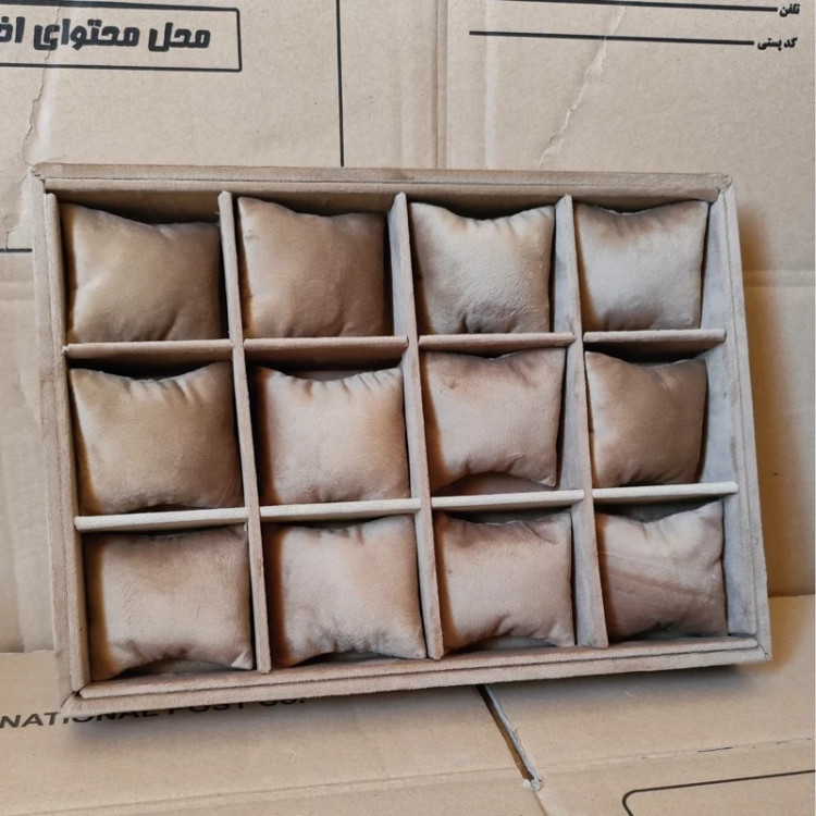 استند ساعت و دستبند