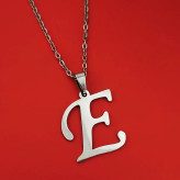 گردنبند حرف E