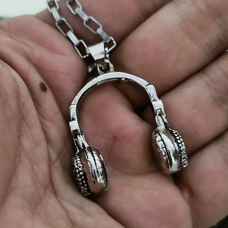 گردنبند هدفون