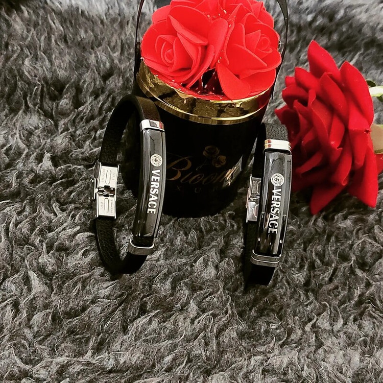 دستبند چرمی ورساچه