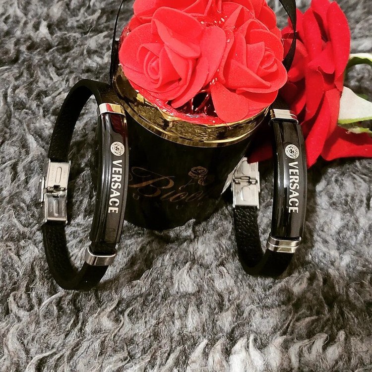 دستبند چرمی ورساچه