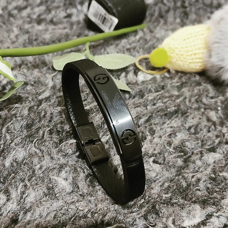 دستبند چرمی برند armani