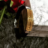 دستبند چرمی ورساچه طلایی