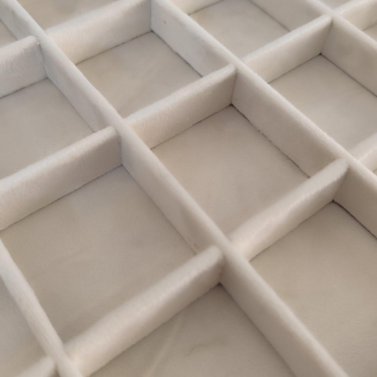 استند و نظم دهنده 24 خانه مخمل کرم روشن