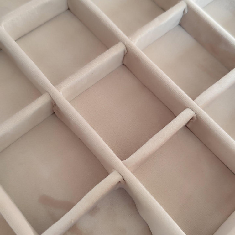 استند و سینی نظم دهنده 24 خانه مخمل رنگ کرم تیره